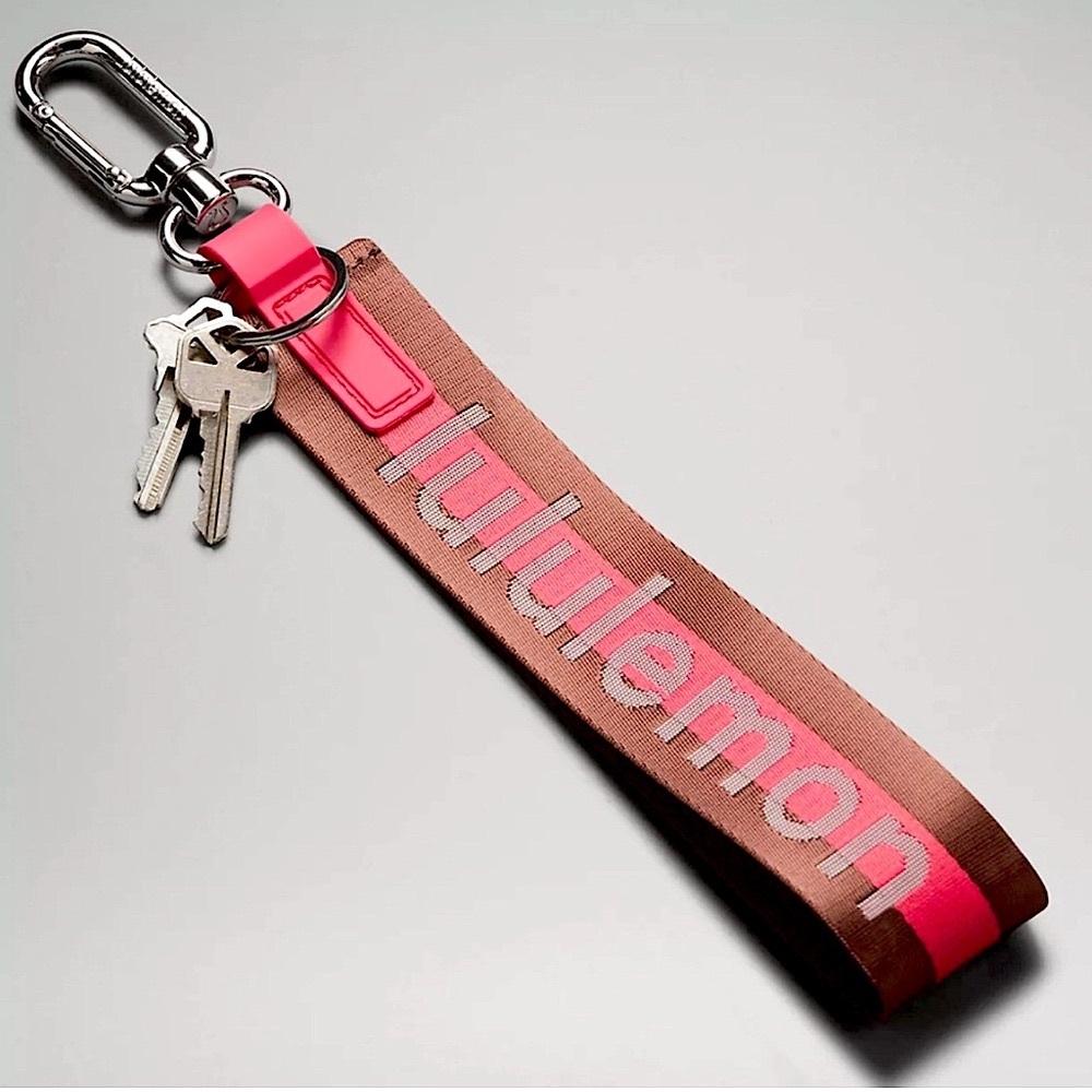 NWT Lululemon Never Lost Keychain